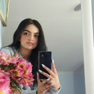 Meet your Posher, Sehrish